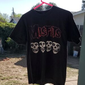 MISFITS TEE Size L 100% Cotton Skulls  GUC
